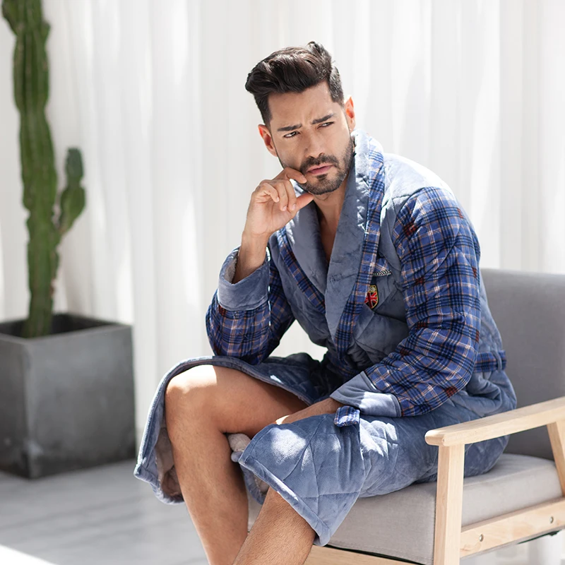 

Autumn Winter Male Sleepwear Robe Men Flannel Super Thick Male Robe Long Sleeve Soft Warm Mens Bathrobe Velvet Mens Robe