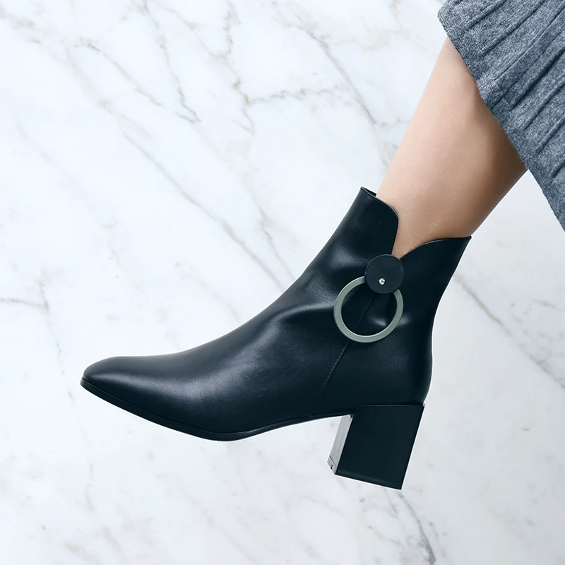 

2019 Autumn Ladies Genuine Leather Thick Heel Ankle Boots Fashion Zipper Square Toe Fall Winter Bootie Black Green Women Boots