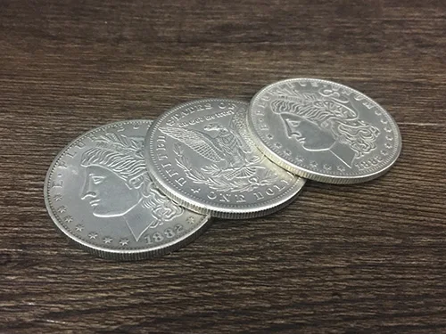 

Triad Coins (Morgan Gimmick) Magic Tricks Produce Vanish Change Three Coin Magia Close Up Illusions Gimmick Props Mentalism Fun