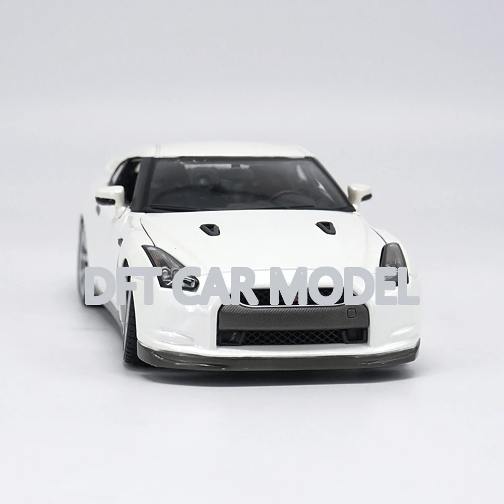 1:18 GTR R35 автомобиль модель детской машинки авторизованный детские игрушки