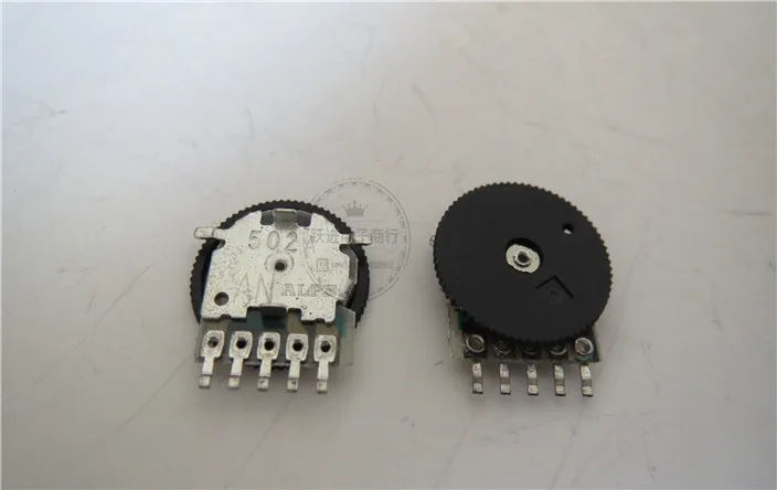 

Оригинальный новый 100% A5KX1 14x1 мм одиночный 5-контактный SMD Шестерня потенциометр шкива 14*1 (переключатель)