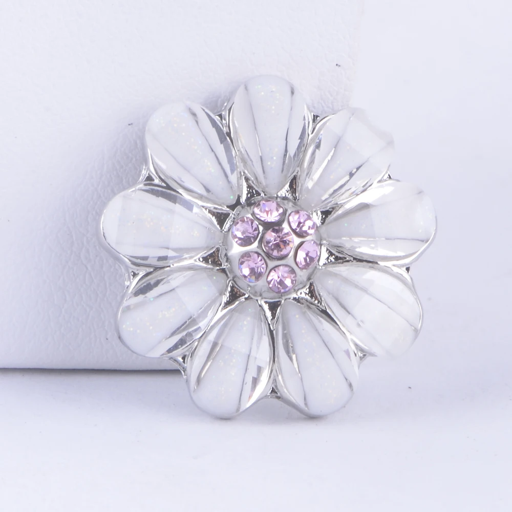 Наличии 12 шт./лот Mix 2 цвета 18 мм белый цветок горный хрусталь кнопки украшения для