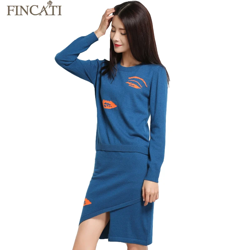 Женский осенне зимний кашемировый вязаный свитер с губами + длинная юбка