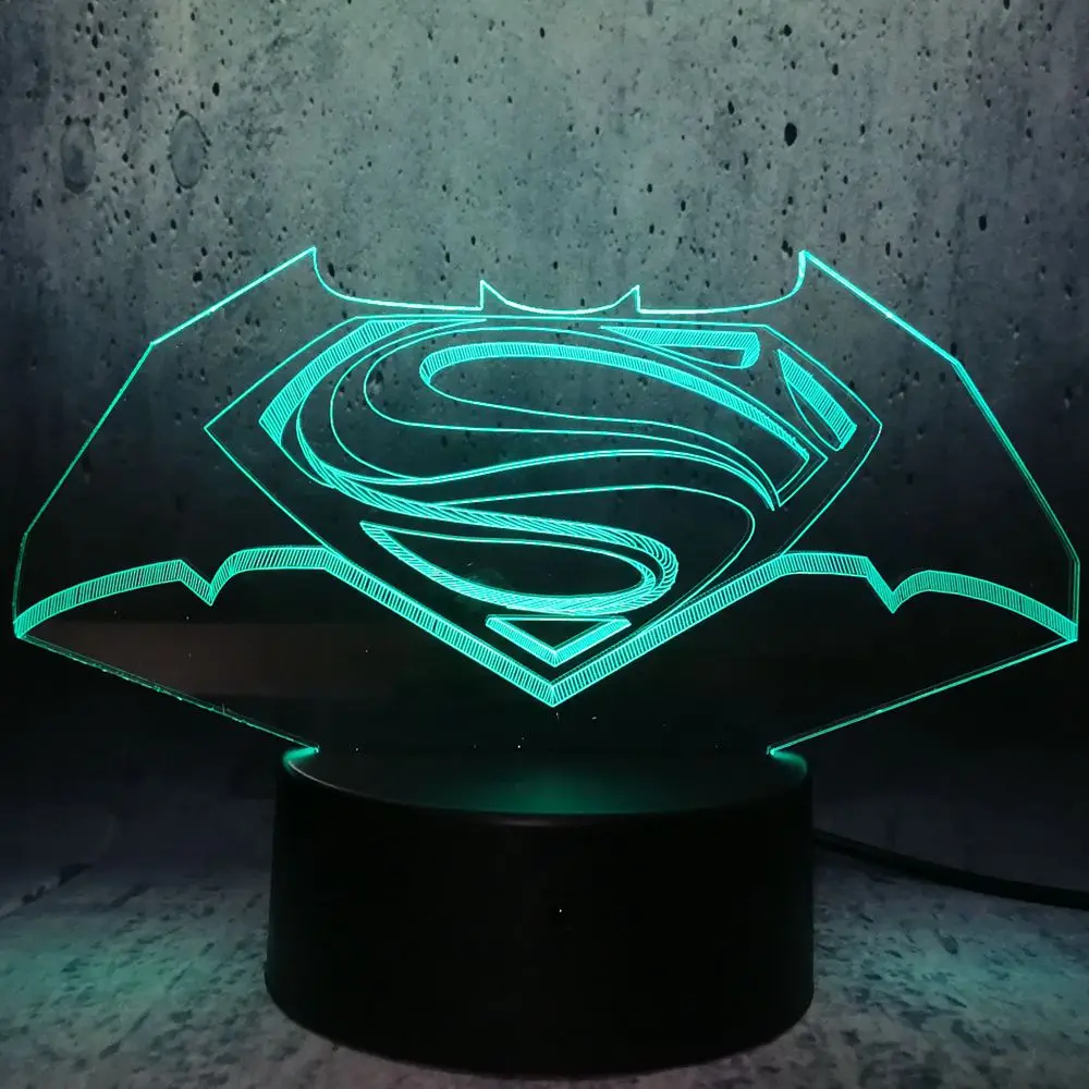 Символ DC Супермен и Бэтмен Светодиодная лампа в Бэтмене логотип Ночник