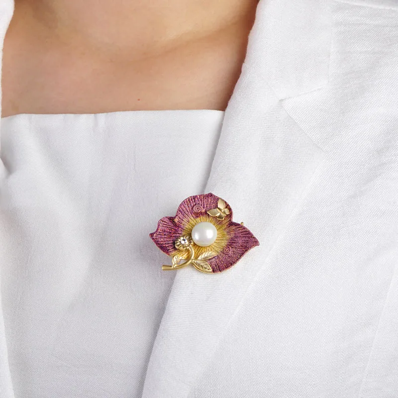 Marry Прекрасные Романтические Броши Корсажи Блестящая Эмаль Имитационные Жемчужные Броши Ювелирные Шипы на Воротнике Платье Шарф Свадебная Бижутерия.