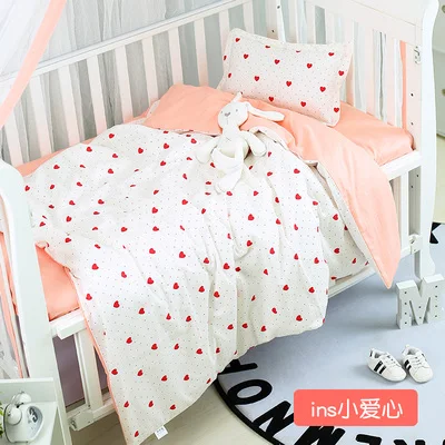 

With Filling Pink strawberry Cotton Baby Cot Bedding Set Newborn Crib Bedding Detachable de berco de bebe,Duvet /Sheet/Pillow