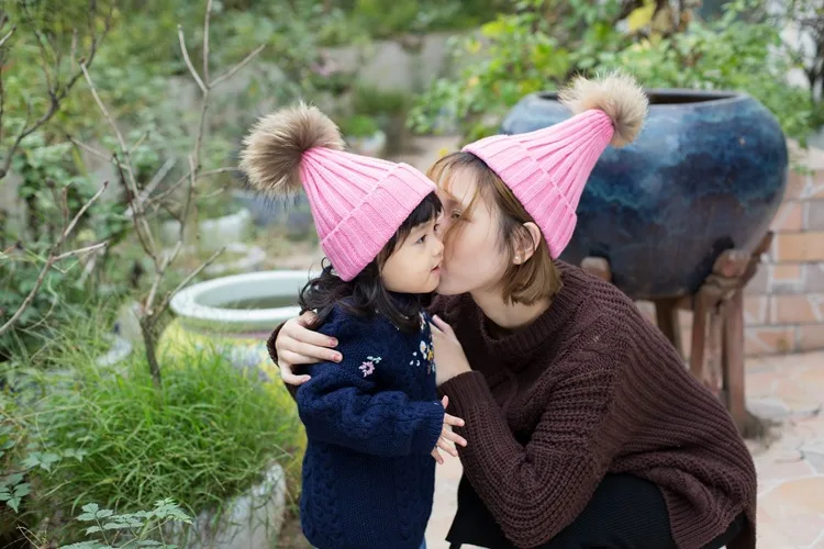 Doitbest Beanies для родителей и ребенка, Женский енот, настоящий помпон из лисьего меха, зимние шапки для взрослых, женские шерстяные шапки, бренд, женский головной убор из плотной ткани