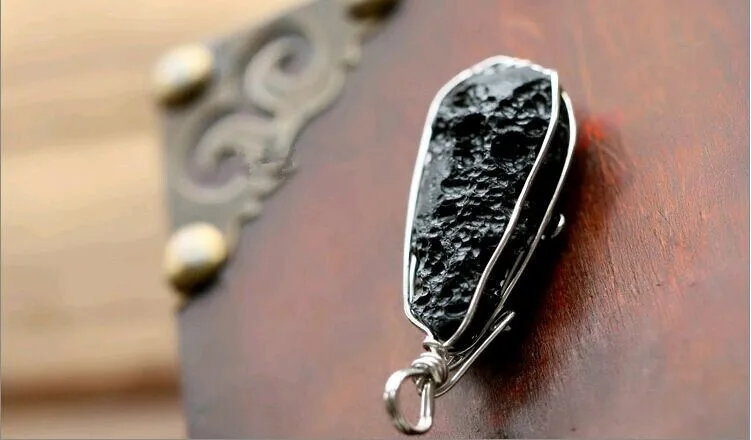Подвеска из натуральных черных метеоритов и тектитов|meteorite natural|meteorite jewelry