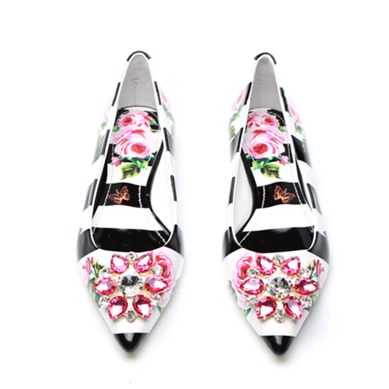 Туфли-лодочки женские демисезонные с цветочным принтом на низком каблуке | Обувь
