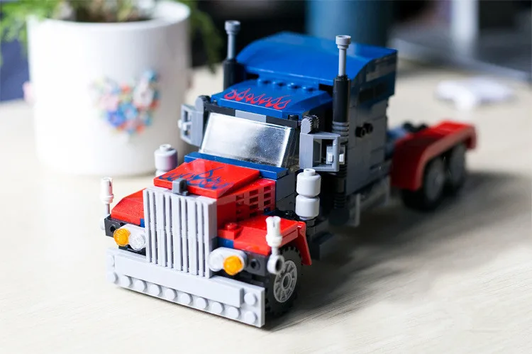 

377pcs 2 in 1 Deformation robot truck Compatible with all brand building blocks educational toys
