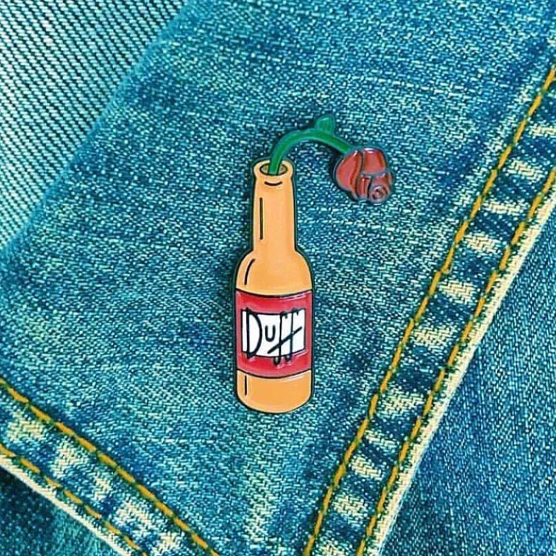 Эмалированный значок DUFF ROSE
