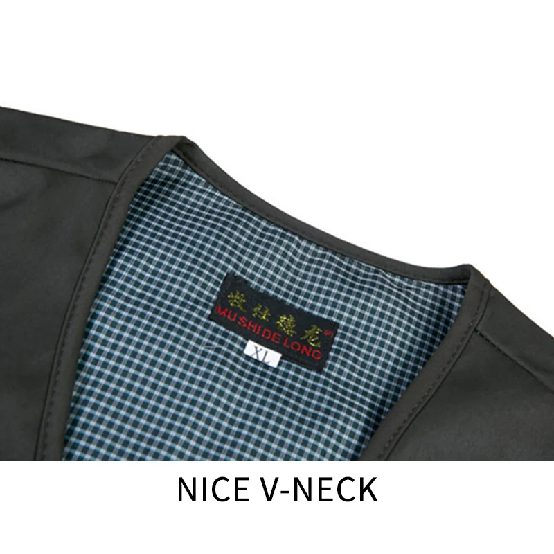 Мужской жилет с несколькими карманами классический однотонный без рукавов для