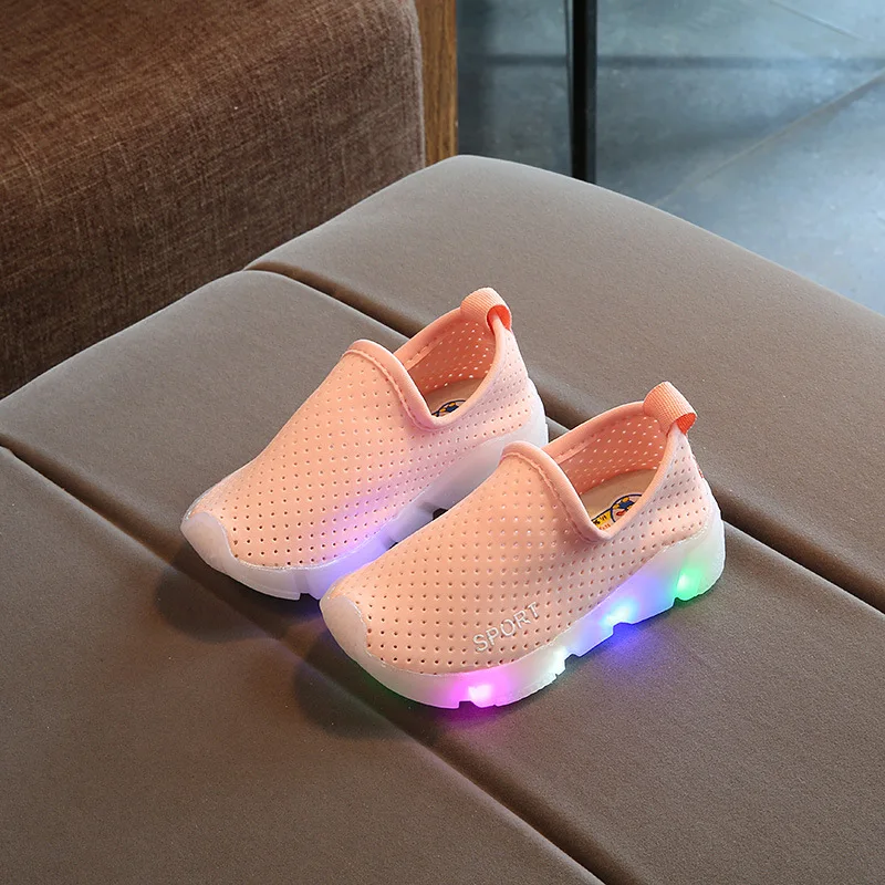 Новинка 2017 года дети со светодиодной подсветкой Спортивная обувь Обувь малышей