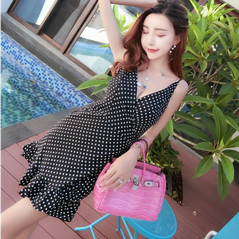 Женское мини-платье на бретельках платье с треугольным вырезом | Женская одежда