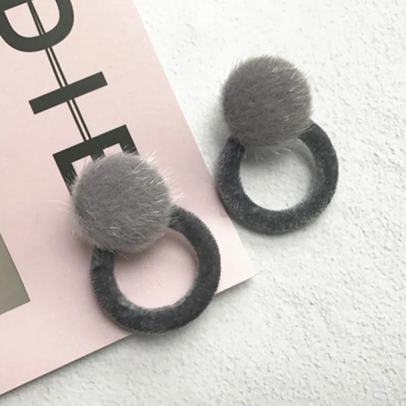 Минималистичные темпераментные Винтажные серьги гвоздики с плюшевым шариком 2021