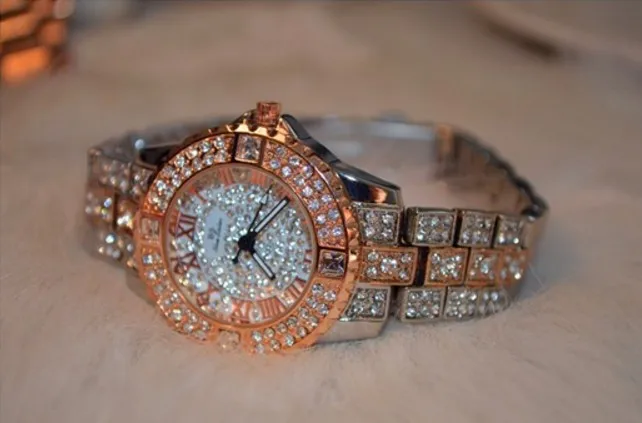 Женский Rhinestone Часы Леди Платье Женщины смотреть Алмаз Люксовый бренд Браслет Наручные Часы дамы Кристалл Кварцевые Часы - Цвет: Rose Gold silver