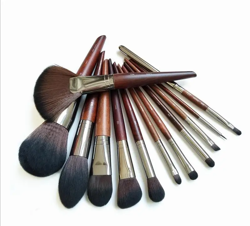 High quality cosmetic brush suit Fan Brush Large Concealer Brush Small Stipple Foundation Brush Professional makeup tool - Handle Color: MUF012