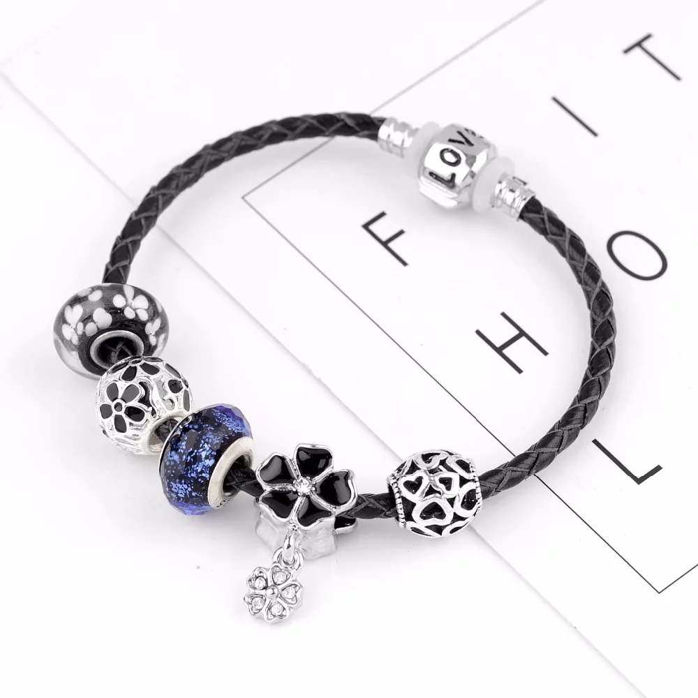 Женский браслет из натуральной кожи с серебряным покрытием и бусинами |