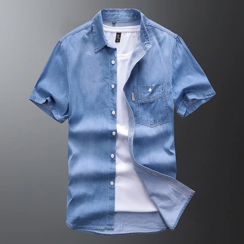 Мужская джинсовая рубашка с коротким рукавом однотонная приталенная отложным