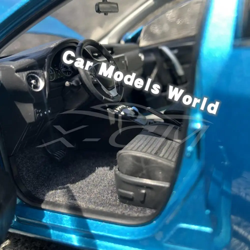 Литая под давлением модель автомобиля для гибридного 1:18 Левина фэва (синий) +