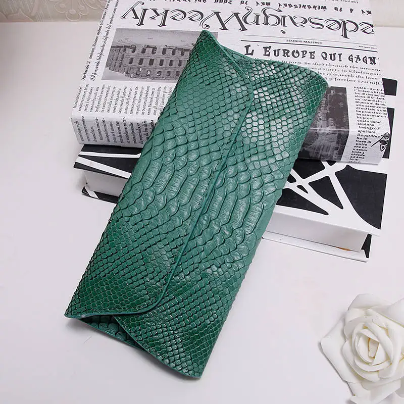 Модная женская сумка клатч со змеиным принтом кожаная вечерняя конверт женские