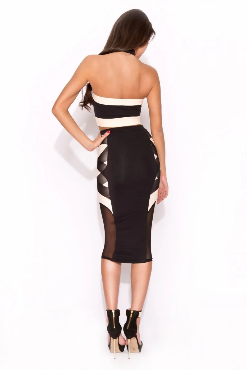 Женское облегающее платье с лямкой на шее черно-белое открытой спиной модель ML17983