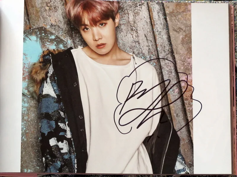 Bangtan Boys с автографом, альбом с крыльями, вы никогда не ходите в одиночке, CD+ фотокнига, Корейская версия 02