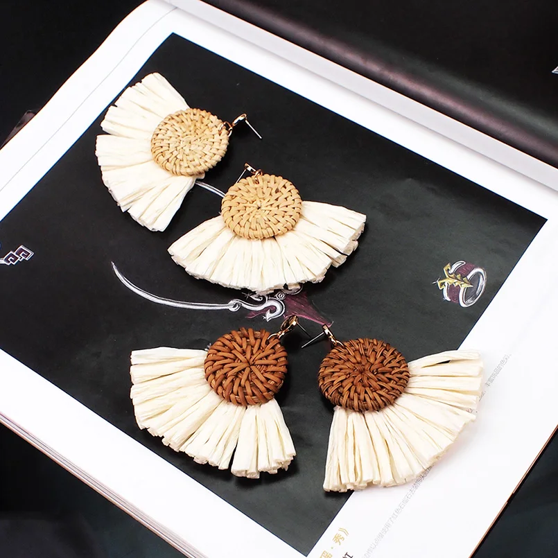 Женские серьги-гвоздики из рафии ротанга | Украшения и аксессуары