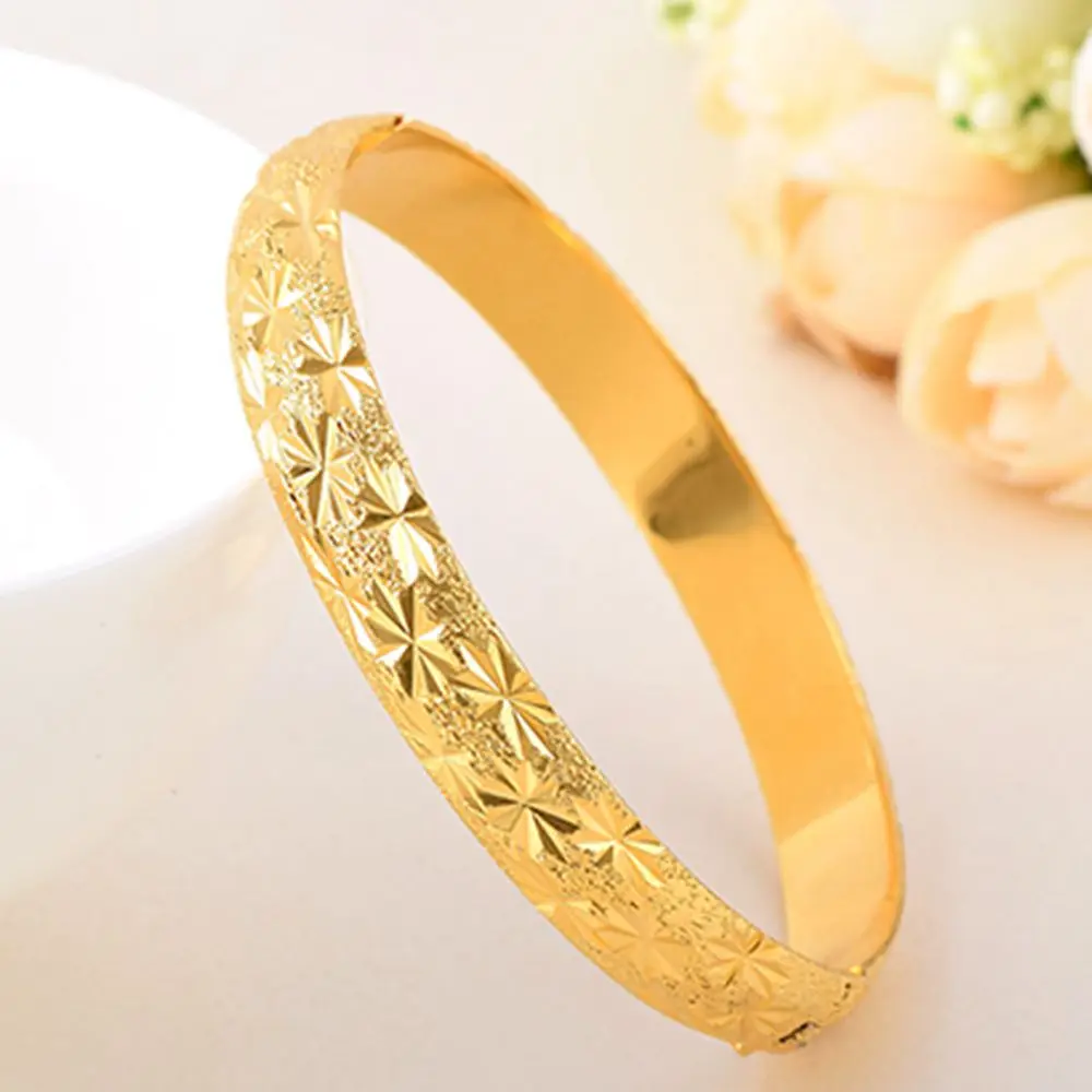 

Wedding Bangle Yellow Gold Filled Classic Womens Bracelet Openable Bangle Carved Star Trendy Accessories Diameter 6cm