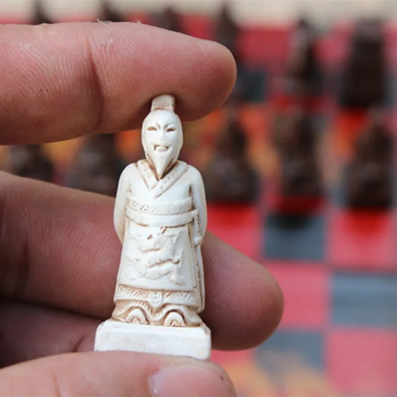 Yernea Antique Chess Terracotta Warriors Three-dimensional Pieces Wooden Folding Chessboard Small Christmas Gifts | Спорт и