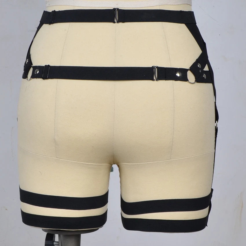 Подвязки для чулков в готическом стиле &quotПентаграмма&quot с заклепками и