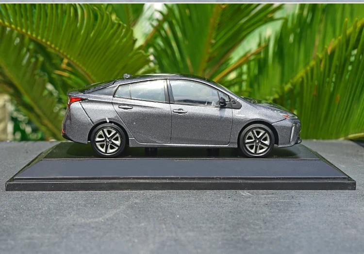 Оригинальная фабричная 1:30 TOYOTA PRIUS PHV игрушечная машинка из сплава, игрушки для детей, литая модель автомобиля, подарок на день рождения