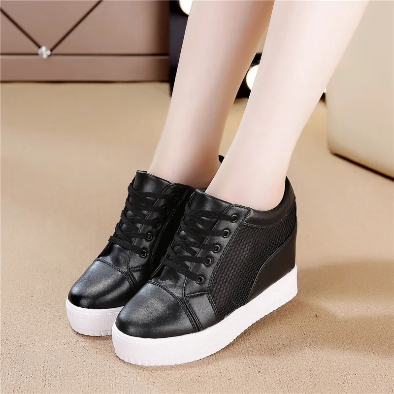 Женские туфли на танкетке 7 см Кожаные броги резиновой платформе со шнуровкой
