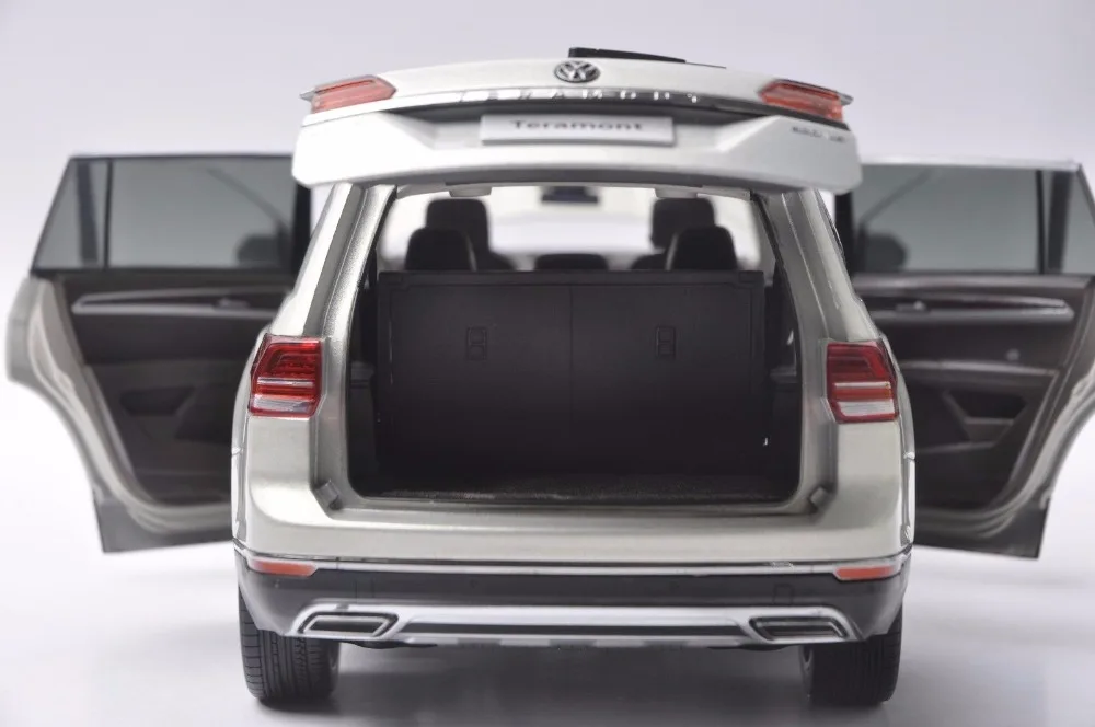 1:18 литая под давлением модель для Volkswagen VW Teramont Atlas Серебро Большой внедорожник игрушечный автомобиль миниатюрная коллекция подарки