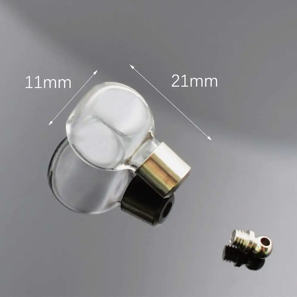 

Стеклянная бутылочка SNASAN