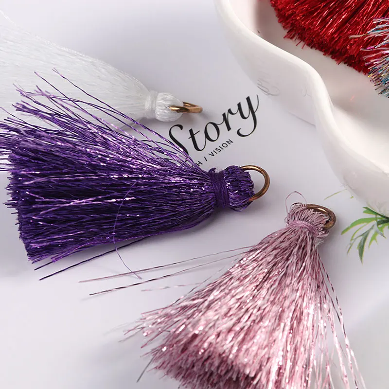 10 шт./лот 4 см мини шелковистые кисточки красочные маленькие для ювелирных