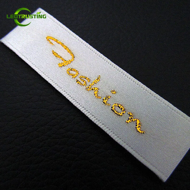 2000 шт Customizd личный бренд Тканые Золотые этикетки для одежды с вырезами и