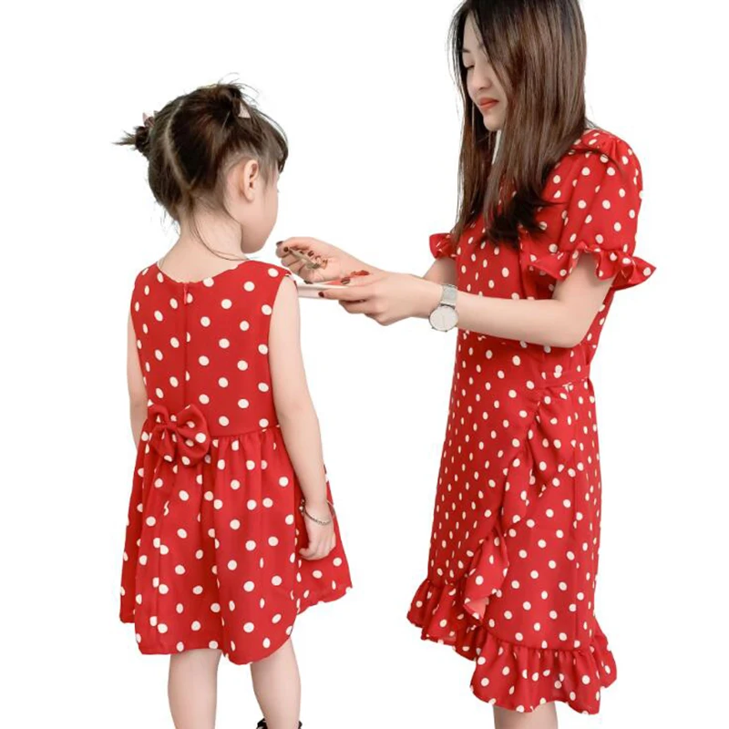 

2019 Summer Dresses Family Matching Clothes Red Polka Dots Sashes Mother and Daughter Boho Dress Cute Girls Mommy Vestidos Gifts