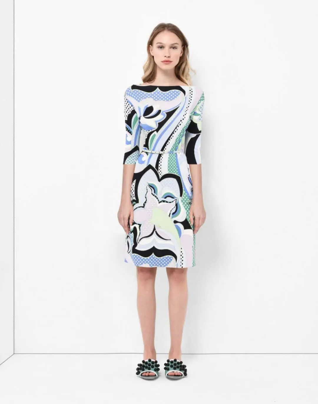 

Suit-dress Pure Girl School Wind Location Printing Oli Puqi Is Thin. Elastic Force Knitting Self-cultivation Dress