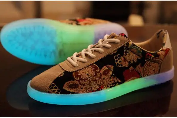 Хорошее качество холст обувь мужской обуви флуоресцентный свет USB зарядка пара