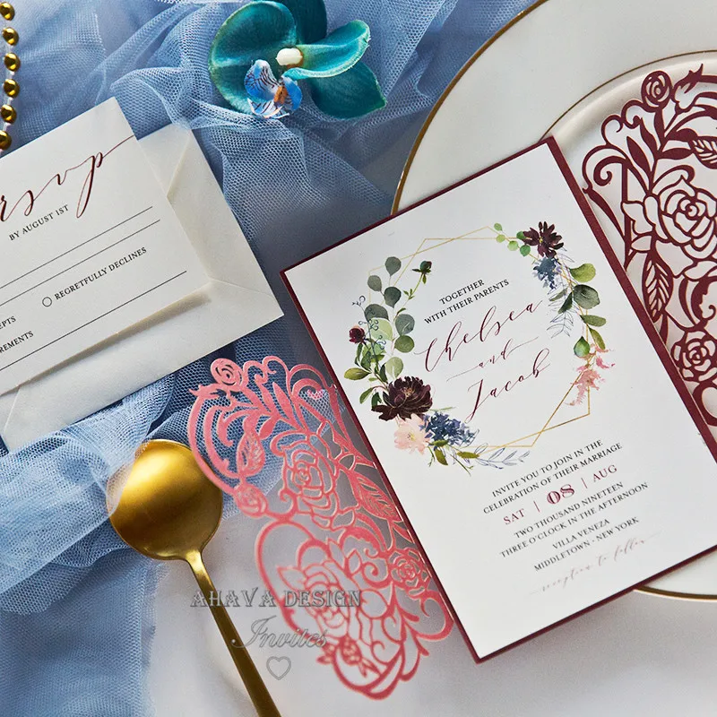 Бургундия лазерная резка варп с бордовым и румяна цветочный венок на