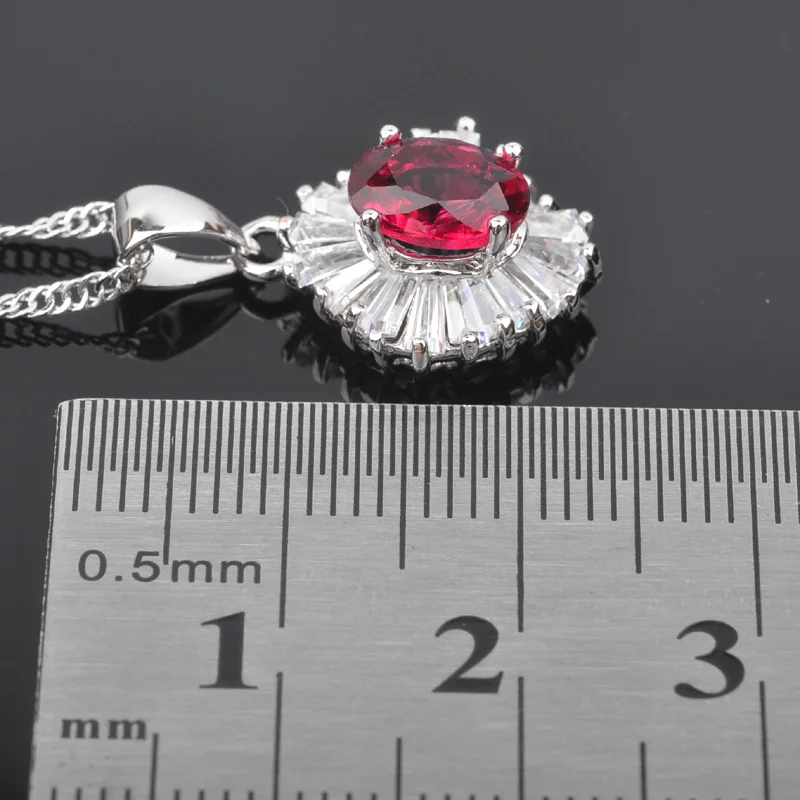 Женский комплект украшений с красным кубическим цирконием