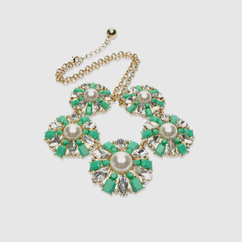 

Amorita boutique Pearl flower pendant necklaces