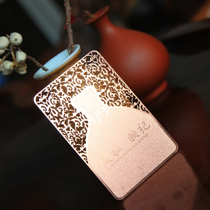 Гальваническим цвета розового золота поверхность карты измельчения металла