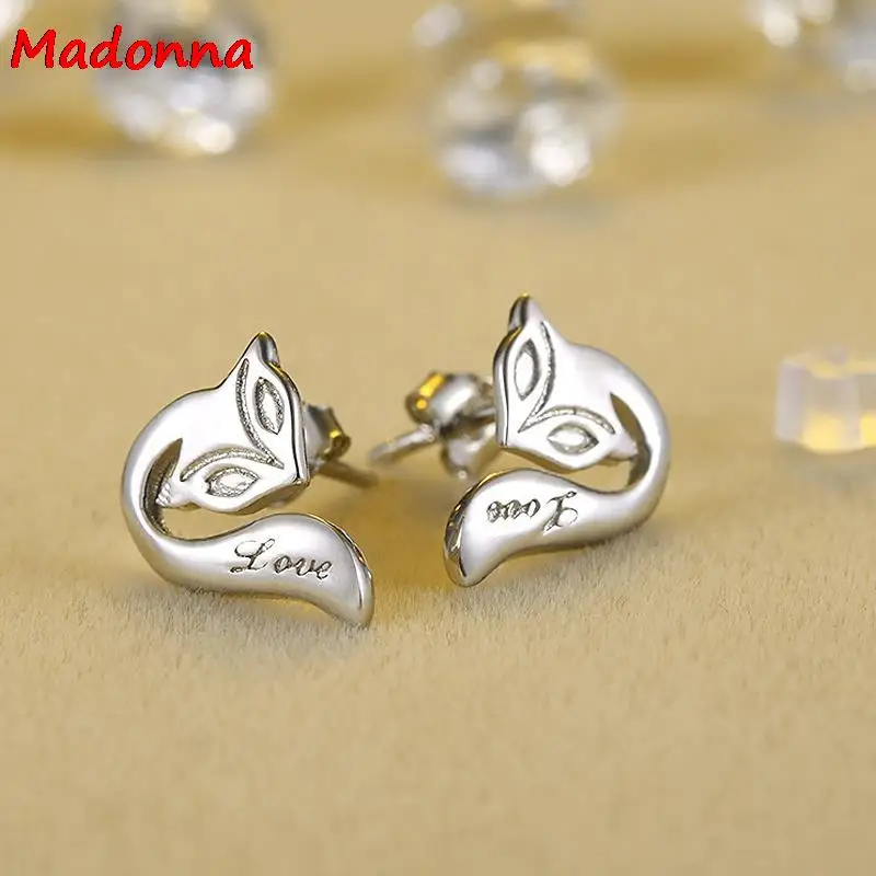 Женские сережки-гвоздики с лисьими буквами посеребренное украшение для ночных