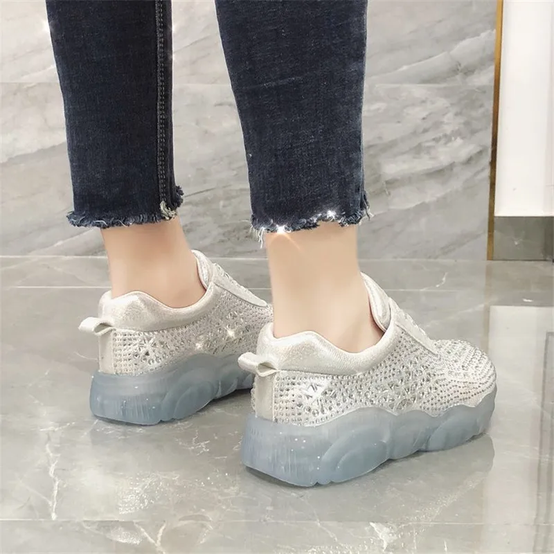 Повседневное обувь Bling Для женщин zapato de mujer кристаллы белые кроссовки на платформе без застежки; chaussures femme со стразами, из натуральной кожи; модная обувь
