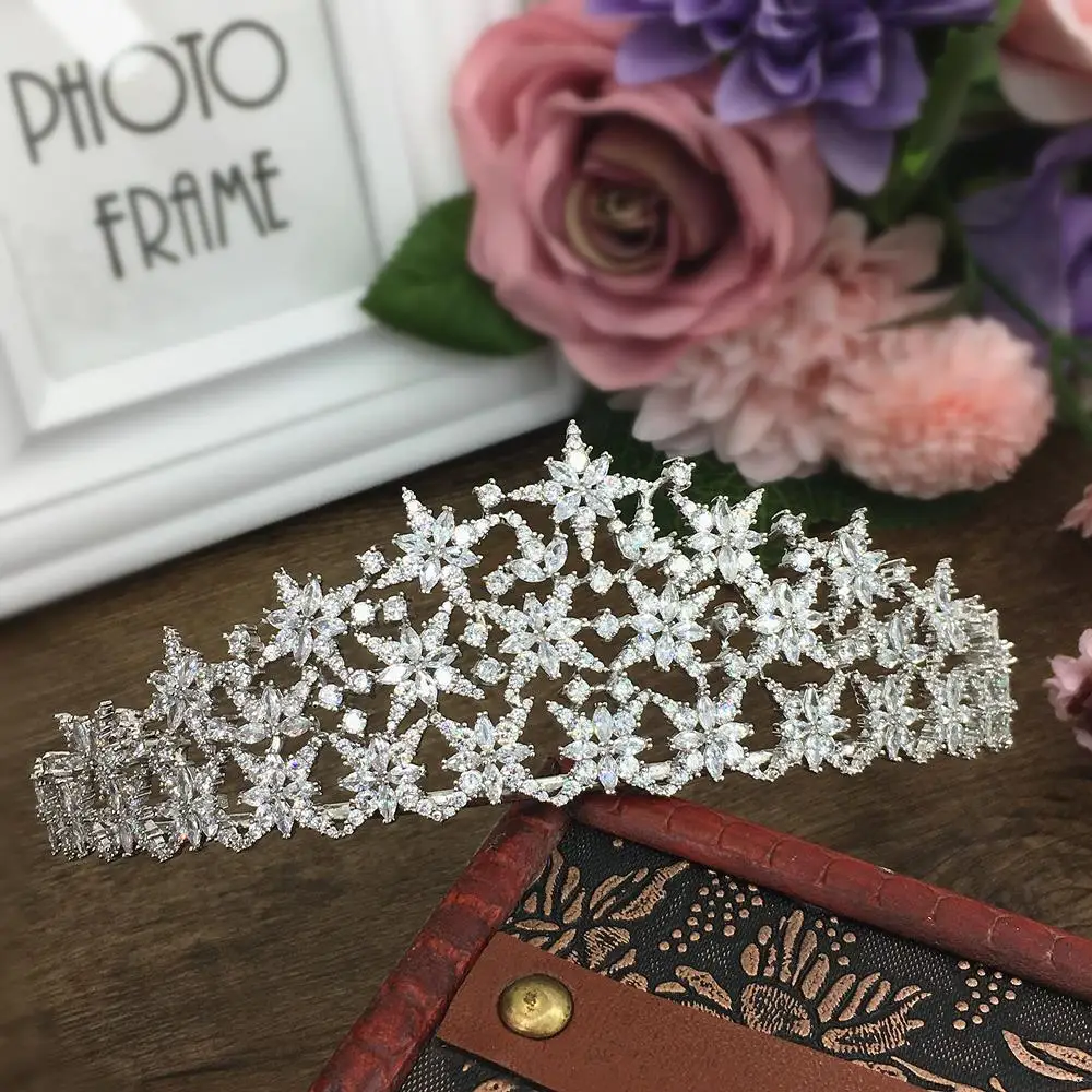 Свадебная тиара с фианитом и снежинками, Корона из фианита CZ Coroa, свадебные аксессуары для волос, ювелирное изделие, Cheveux WIGO1290
Свадебная тиара с фианитом и снежинками, Корона из фианита CZ Coroa, свадебные аксессуары для волос, ювелирное изделие, Cheveux WIGO1290