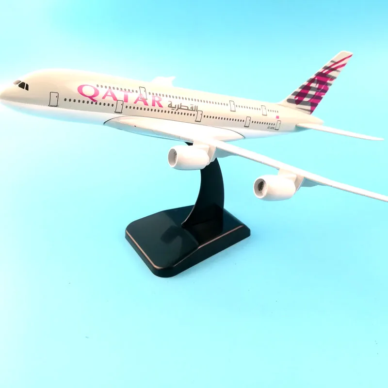 Модель пассажирского самолета A380 из Катара 20 см | Игрушки и хобби