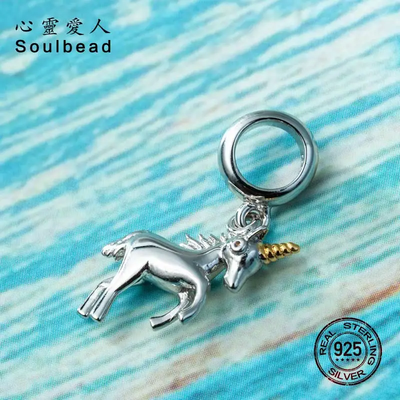 Подвеска в виде единорога Soulbead из серебра 925 пробы с золотыми рожками Подходит