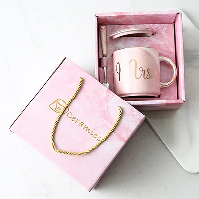 Pink Mrs A Gift Роскошная розовая Золотая керамическая мраморная кофейная кружка Mr Mrs, чашка для свадебных пар, подарки для влюбленных, кружка фарфоровая, молочный чай, чашка для завтрака - Цвет: Pink Mrs A Gift